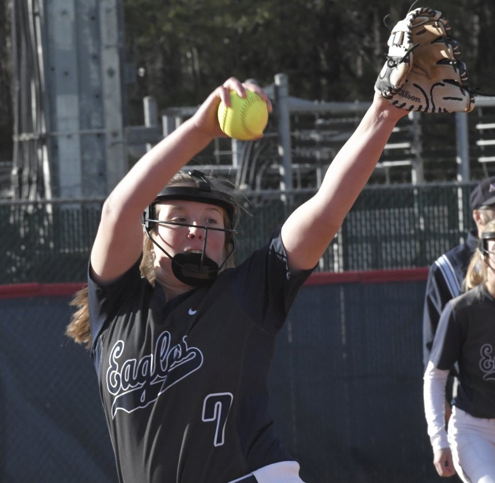 Area roundup: Whitworth softball sweeps doubleheader, runs win streak to eight