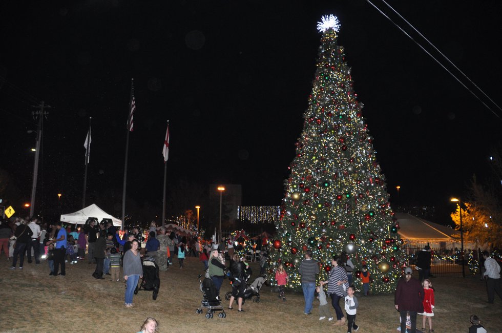 Hoover Christmas tree lighting 2017-34