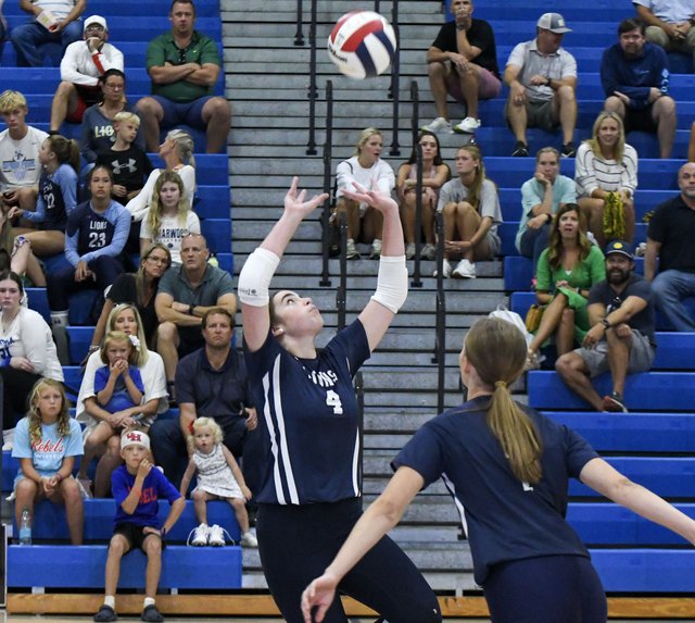 280 SPORTS Volleyball feature.jpg